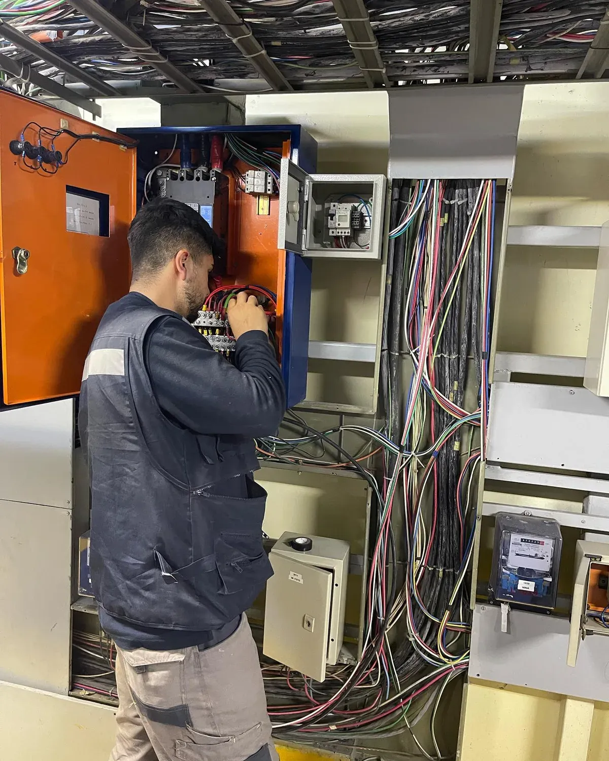 Técnicos eléctricos certificados por la SEC