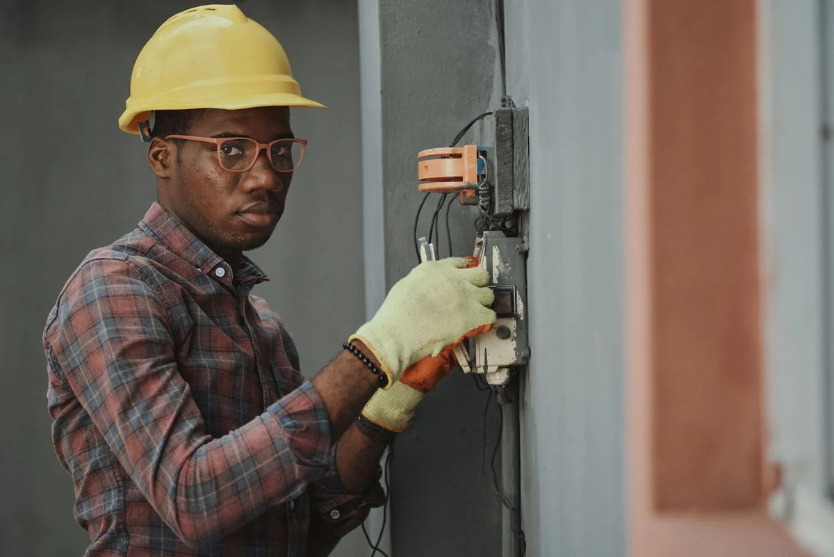 Técnicos eléctricos certificados por la SEC